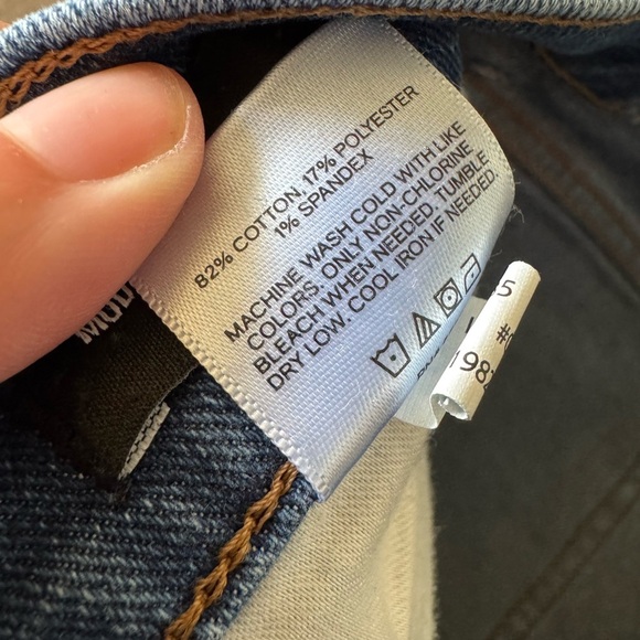 Express Super High Rise Modern Straight Jean- Size 10 - Picture 5 of 6